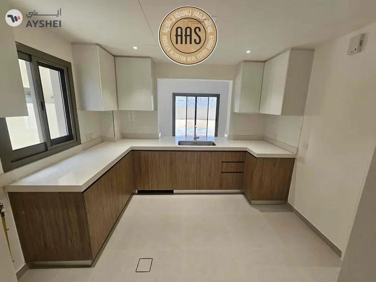 One Month Free | Corner Villa ! Maids + Storage Room ! Luxurious ! Ready to Move ! Closed To Metro -12-12