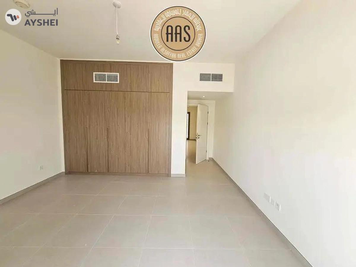 One Month Free | Corner Villa ! Maids + Storage Room ! Luxurious ! Ready to Move ! Closed To Metro -18-18