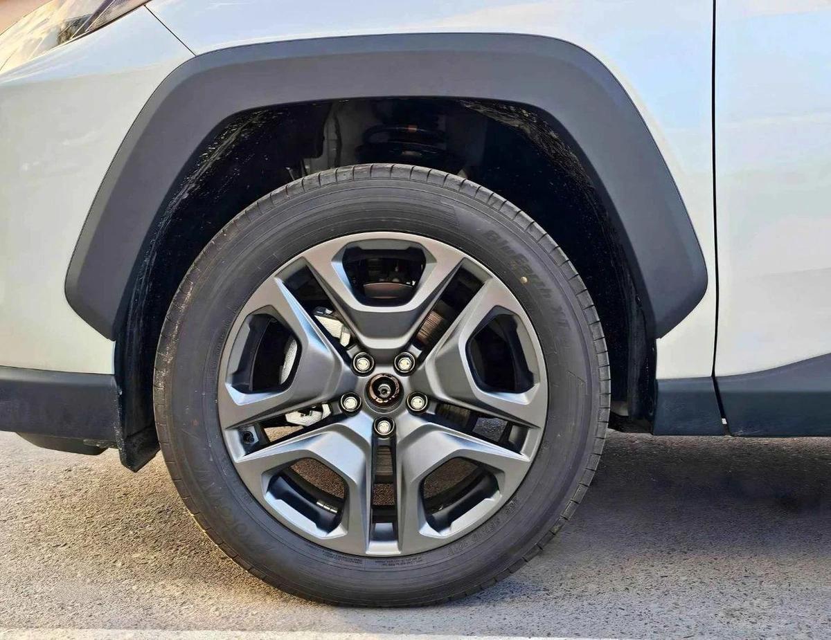 Toyota RAV4 ADVENTURE CVT FLAGHSIP / RADAR, PANORAMIC ROOF, LEATHER WITH POWER SEAT (CODE # RA-4-4