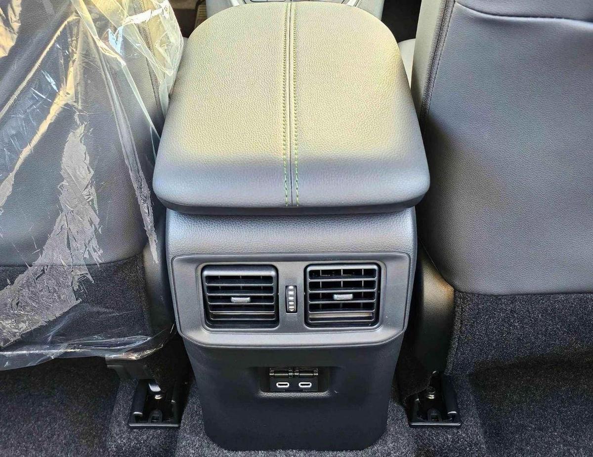 Toyota RAV4 ADVENTURE CVT FLAGHSIP / RADAR, PANORAMIC ROOF, LEATHER WITH POWER SEAT (CODE # RA-18-18