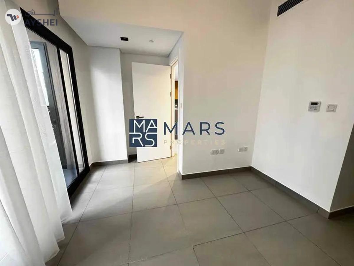 Spacious one bedroom with balcony in a modern community-10-10