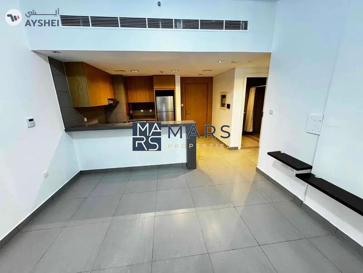 Spacious one bedroom with balcony in a modern community-4-4