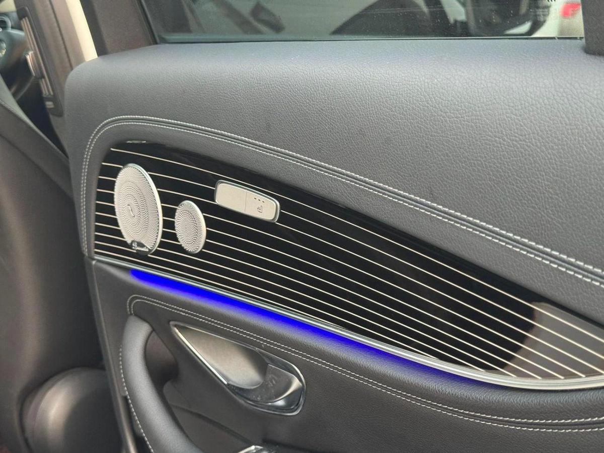 Mercedes-Benz E 400 AMG 3.0L-8-8