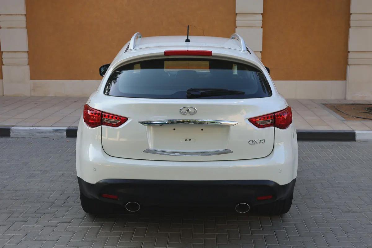 INFINITI QX70 LUXURY 3.7L V6 - GCC SPECS - ORIGINAL PAINT - UNDER WARRANTY - ACCIDENT FREE --7-7