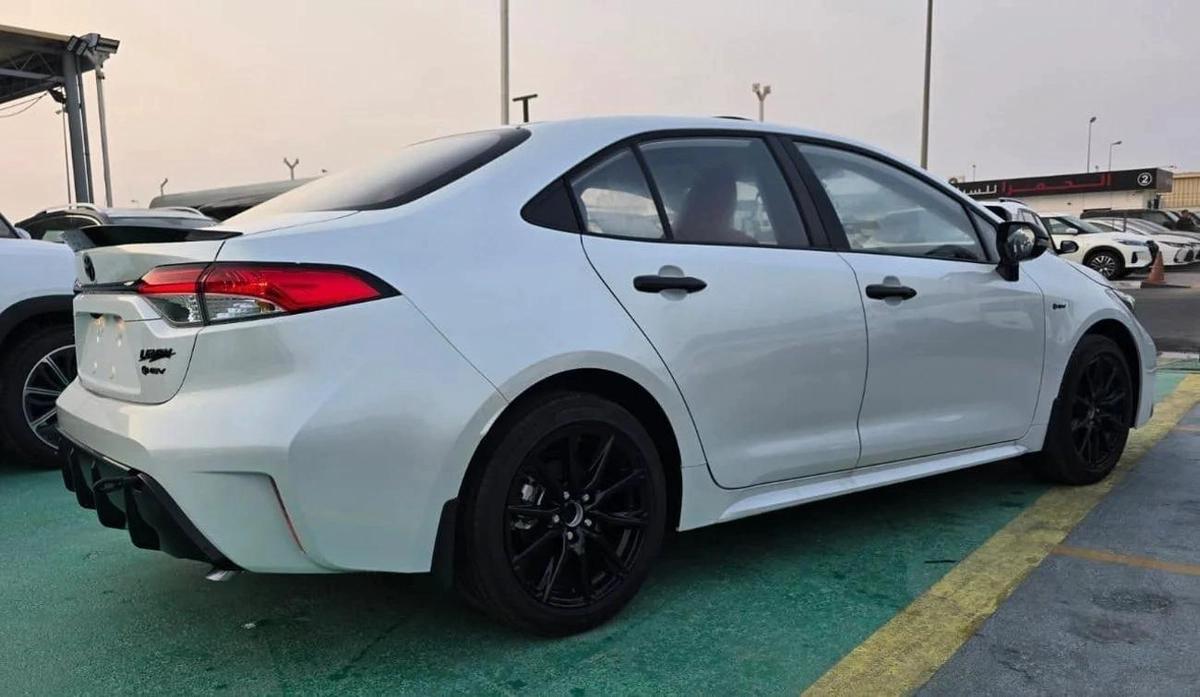 Toyota Levin 1.8 HYBRED BLACK EDITION-2-2