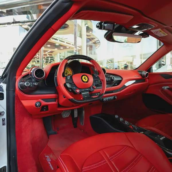 2021 FERRARI F8 SPIDER DONE ONLY 7000KM