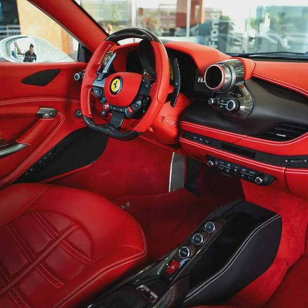 2021 FERRARI F8 SPIDER DONE ONLY 7000KM