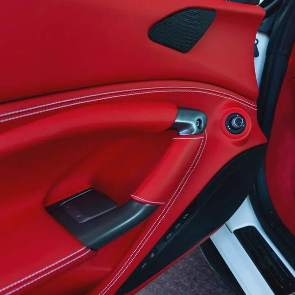 2021 FERRARI F8 SPIDER DONE ONLY 7000KM