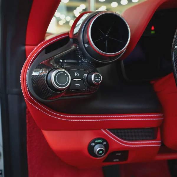 2021 FERRARI F8 SPIDER DONE ONLY 7000KM