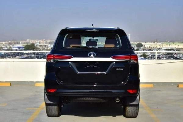 Toyota Fortuner FORTUNER SR5 2.7L V4 PTR 7SET