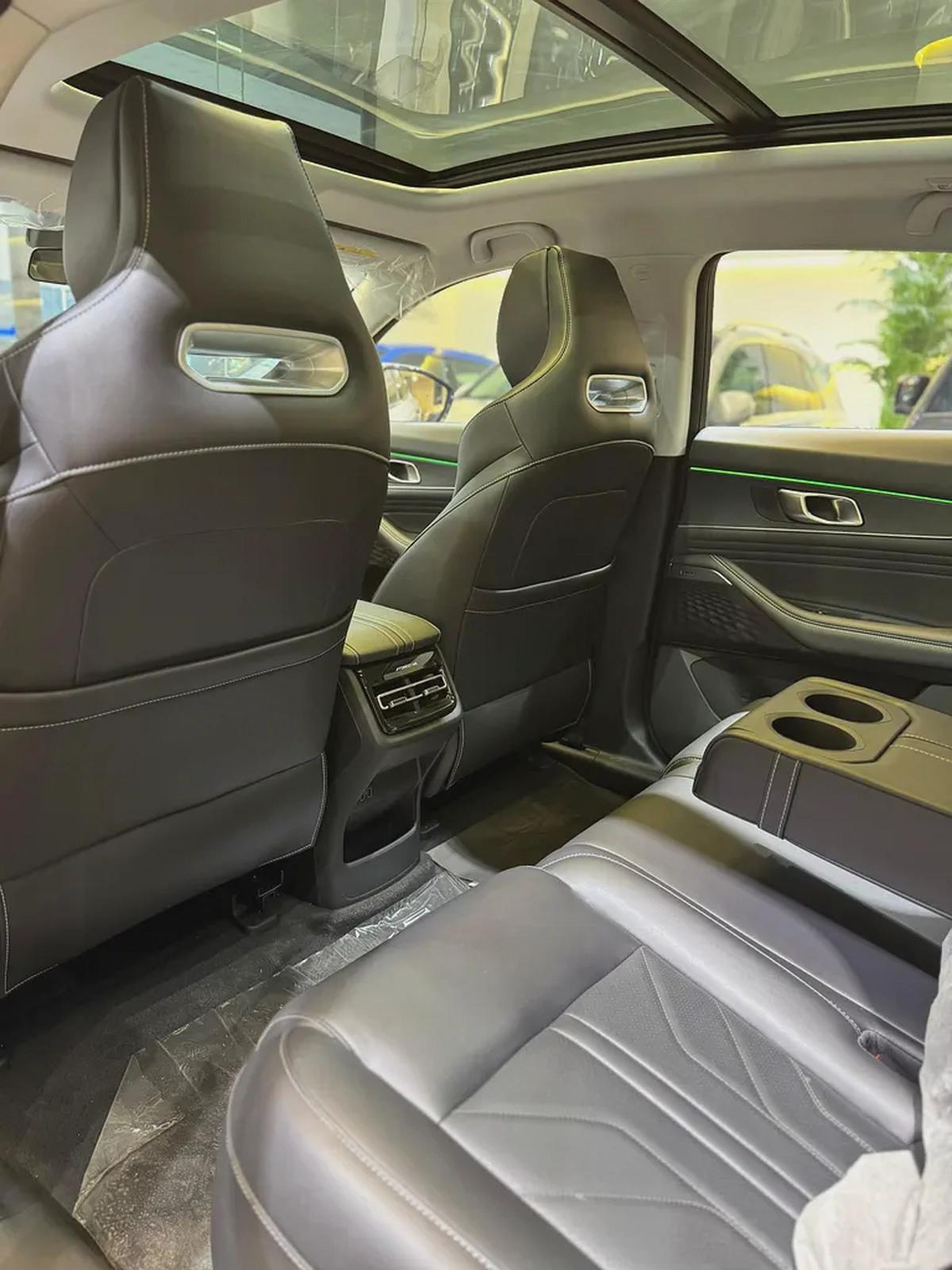 2023 CHANGAN UNI K PLATINUM WITH 360 DEGREE CAMERA/FULLY LOADED BRAND NEW ZERO KM-16-16