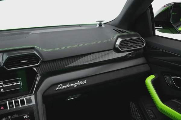 2021 LAMBORGHINI URUS