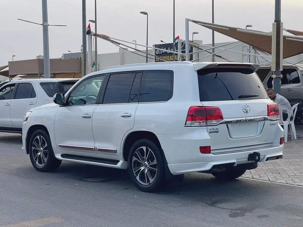Toyota Land Cruiser VXR 2020 GCC Specs