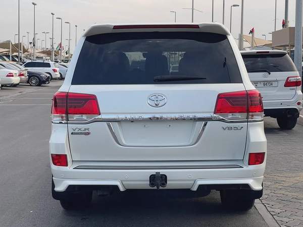 Toyota Land Cruiser VXR 2020 GCC Specs