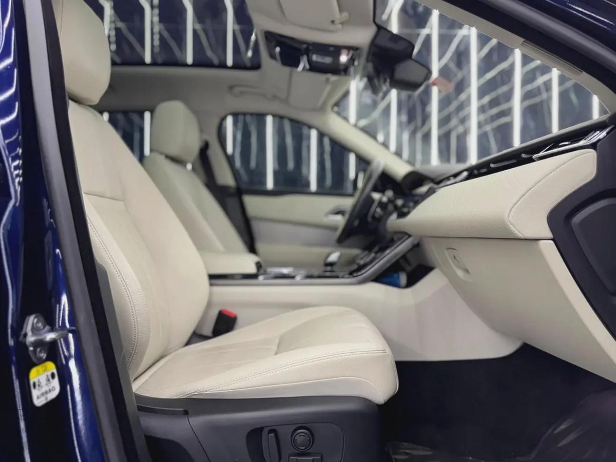 Land Rover Range Rover Velar 2021 GCC specs for 169,000.00 AED-10-10