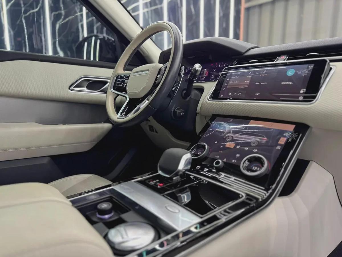 Land Rover Range Rover Velar 2021 GCC specs for 169,000.00 AED-12-12