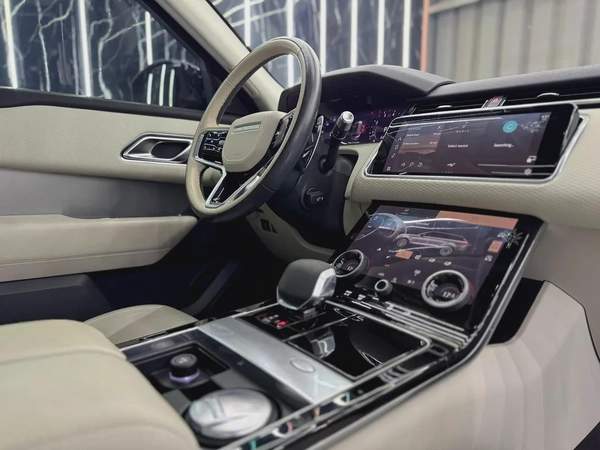 Land Rover Range Rover Velar 2021 GCC specs for 169,000.00 AED
