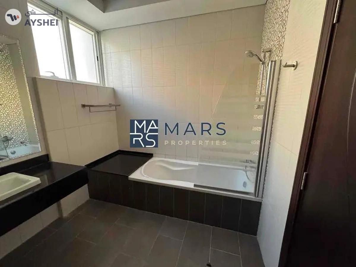 | Luxerious 4 Bedroom Villa | Big Garden | Prime Location |-16-16