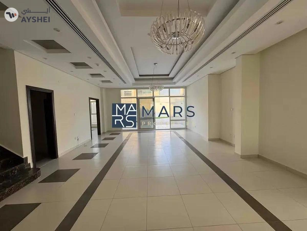 | Luxerious 4 Bedroom Villa | Big Garden | Prime Location |-4-4