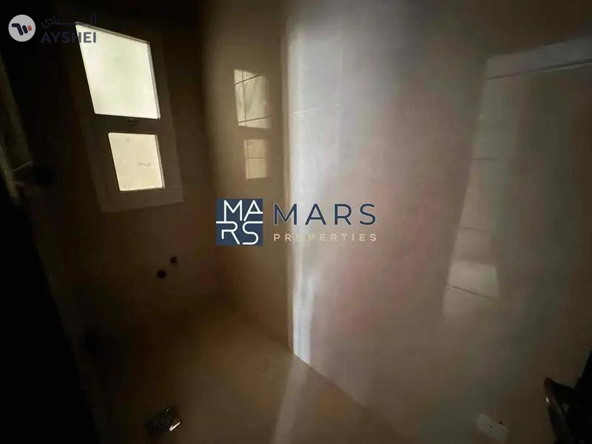 | Luxerious 4 Bedroom Villa | Big Garden | Prime Location |-6-6