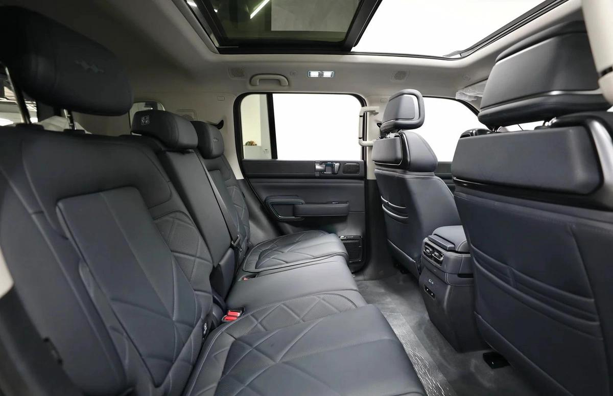 BYD Leopard 5 | Brand New | Under Agancy Warranty 5 Years | AED 2,450 monthly-4-4