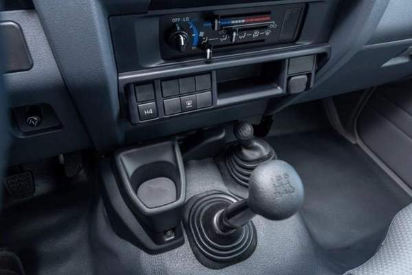 Toyota Land Cruiser 70 Land Cruiser Hard Top LC76 4.5L 5door Diesel V6 2024 0KM