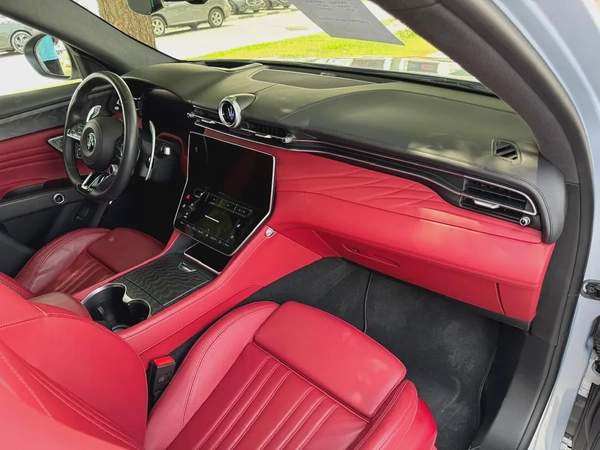 MASERATI GRECALE GT - 2023 - 2.0L ONLY 28000KM - SUPER CLEAN TITLE FRESH JAPAN IMPORT