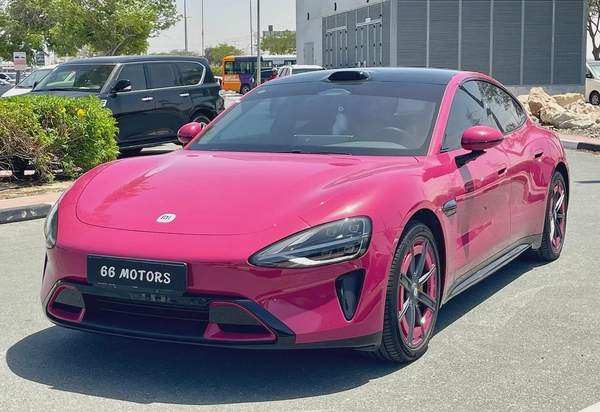 Xiaomi SU7 2025 in Magenta Pink - Chinese Specs