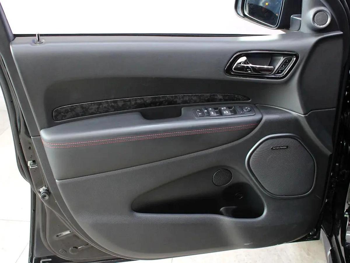 2024 - Dodge Durango R/T HEMI V8 with warranty-18-18