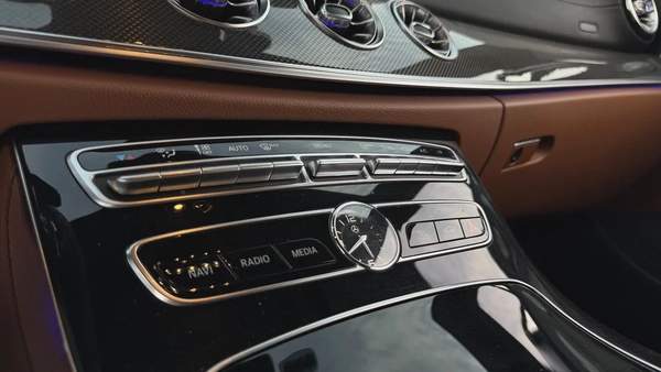 Mercedes E 450 coupe super clean