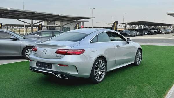 Mercedes E 450 coupe super clean