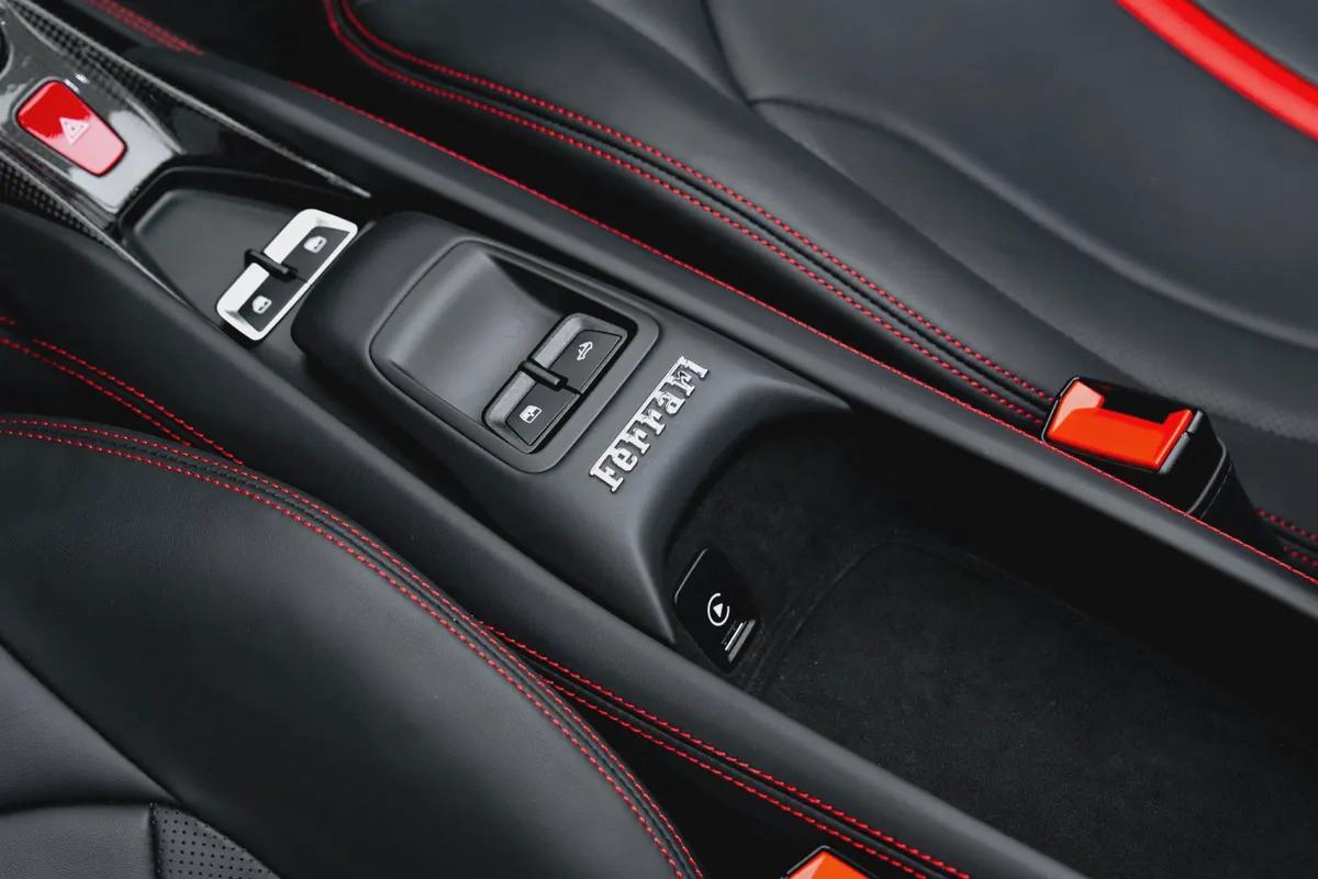 2022 FERRARI F8 SPIDER | MAIN DEALER SERVICE-19-19
