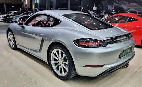 Porsche 718 Cayman PORSCHE CAYMAN 718 2018 GCC IN IMMACULATE CONDITION WITH ONLY 69K KM