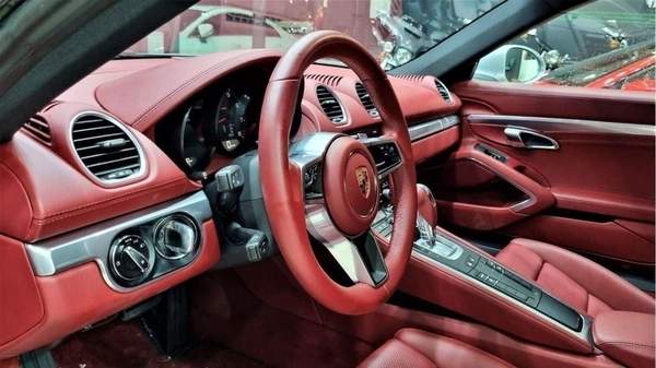 Porsche 718 Cayman PORSCHE CAYMAN 718 2018 GCC IN IMMACULATE CONDITION WITH ONLY 69K KM