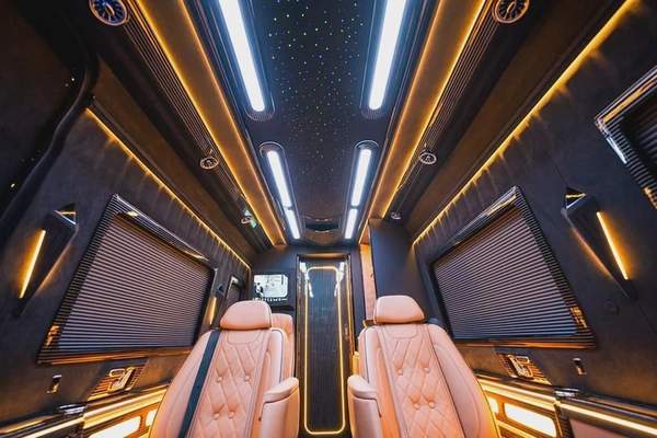 Mercedes Benz Sprinter D516 GCC zero km