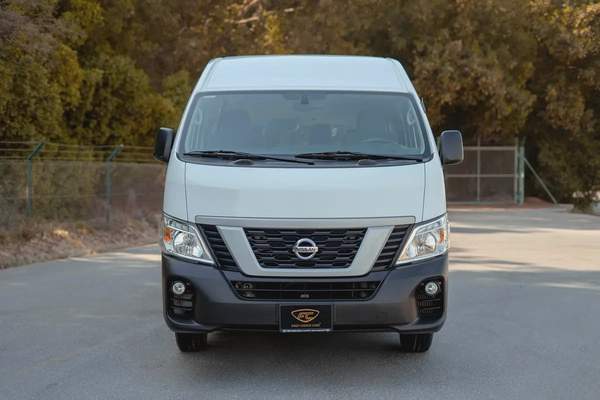 High-Roof 13-Seater Passenger Van | Manual | GCC Specs | Ref#N67836