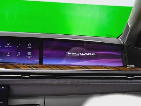 3 YEARS FREE SERVICE - WARRANTY, BRAND NEW SPORT PLATINUM ( THE HIGHEST SPEC ) ESCALADE