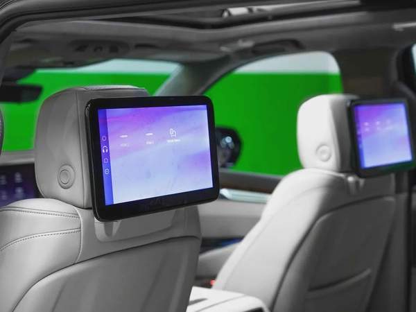 3 YEARS FREE SERVICE - WARRANTY, BRAND NEW SPORT PLATINUM ( THE HIGHEST SPEC ) ESCALADE