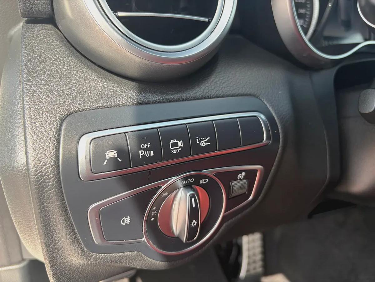 2018. C300 coupe. Gcc spec.-7-7