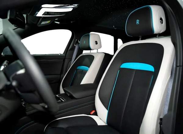 2024 ROLLS ROYCE GHOST BLACK BADGE | DELIVERY MILEAGE | STARLIGHT | REAR TVS | CARBON RIMS