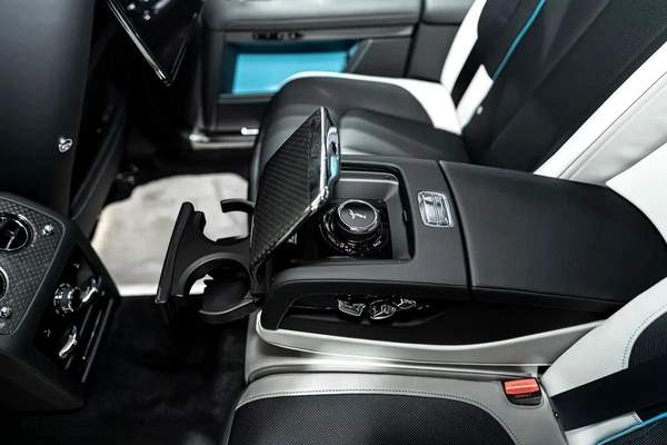 2024 ROLLS ROYCE GHOST BLACK BADGE | DELIVERY MILEAGE | STARLIGHT | REAR TVS | CARBON RIMS