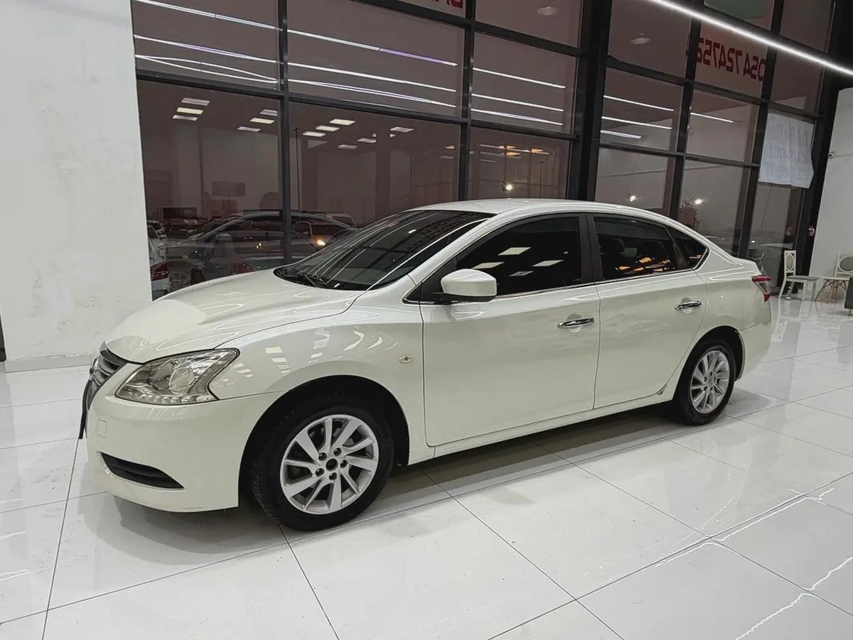 GCC Specs Nissan Sentra SV 2017 - Well Maintained-1-1
