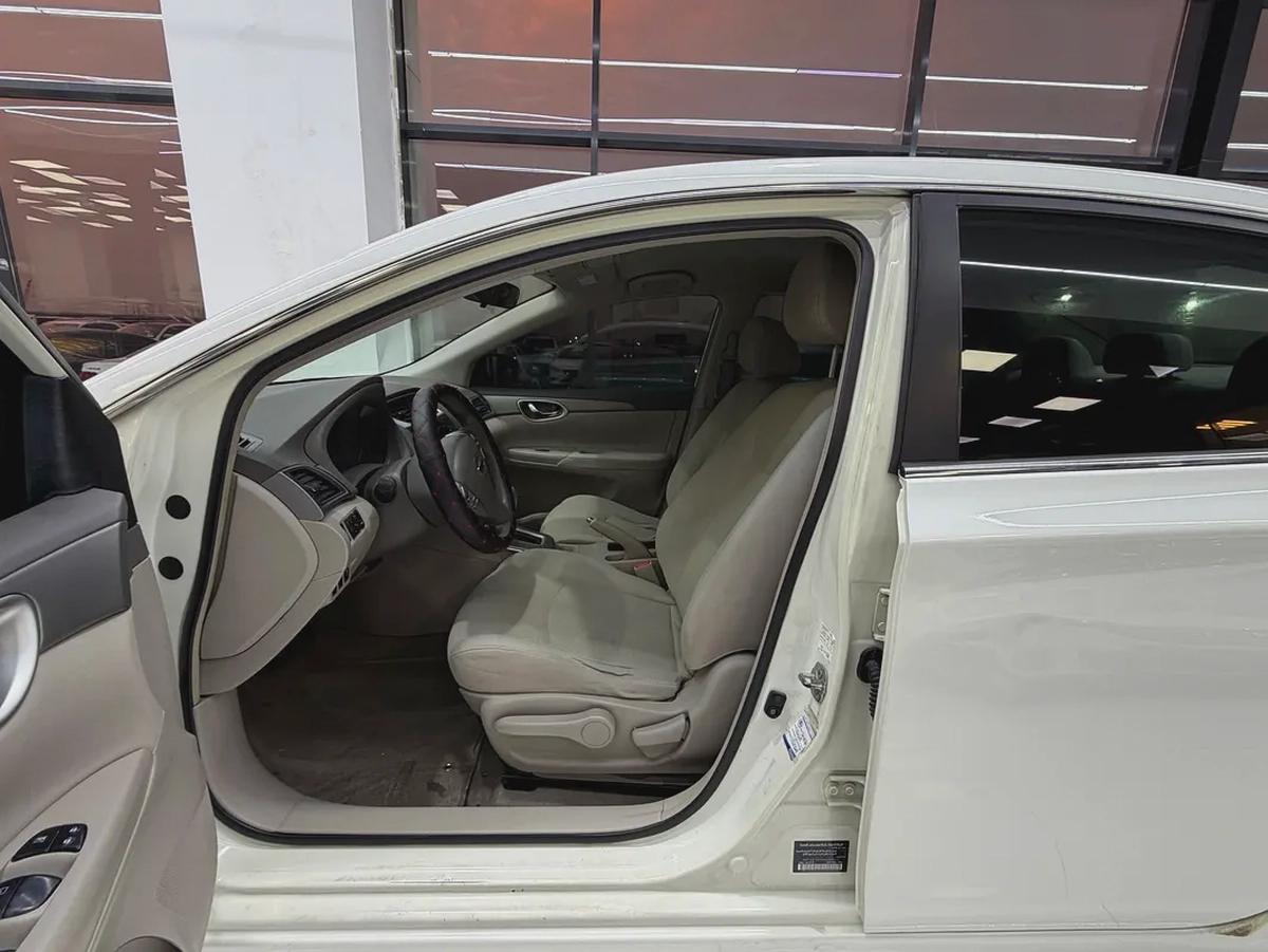 GCC Specs Nissan Sentra SV 2017 - Well Maintained-8-8