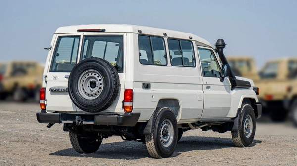 Toyota Land Cruiser 70 Toyota LC78 Hard Top 4.2L V6 Diesel MT MY2025 for export only