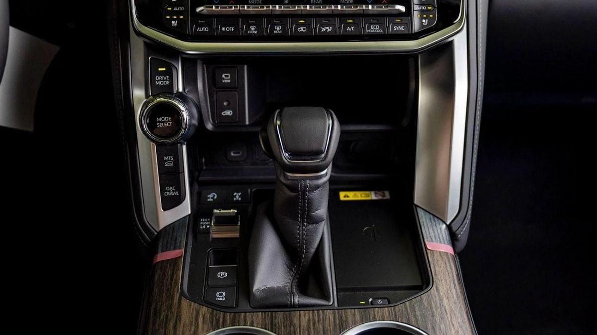 Toyota Land Cruiser LC300 VXR 3.3L Diesel MY2025-19-19