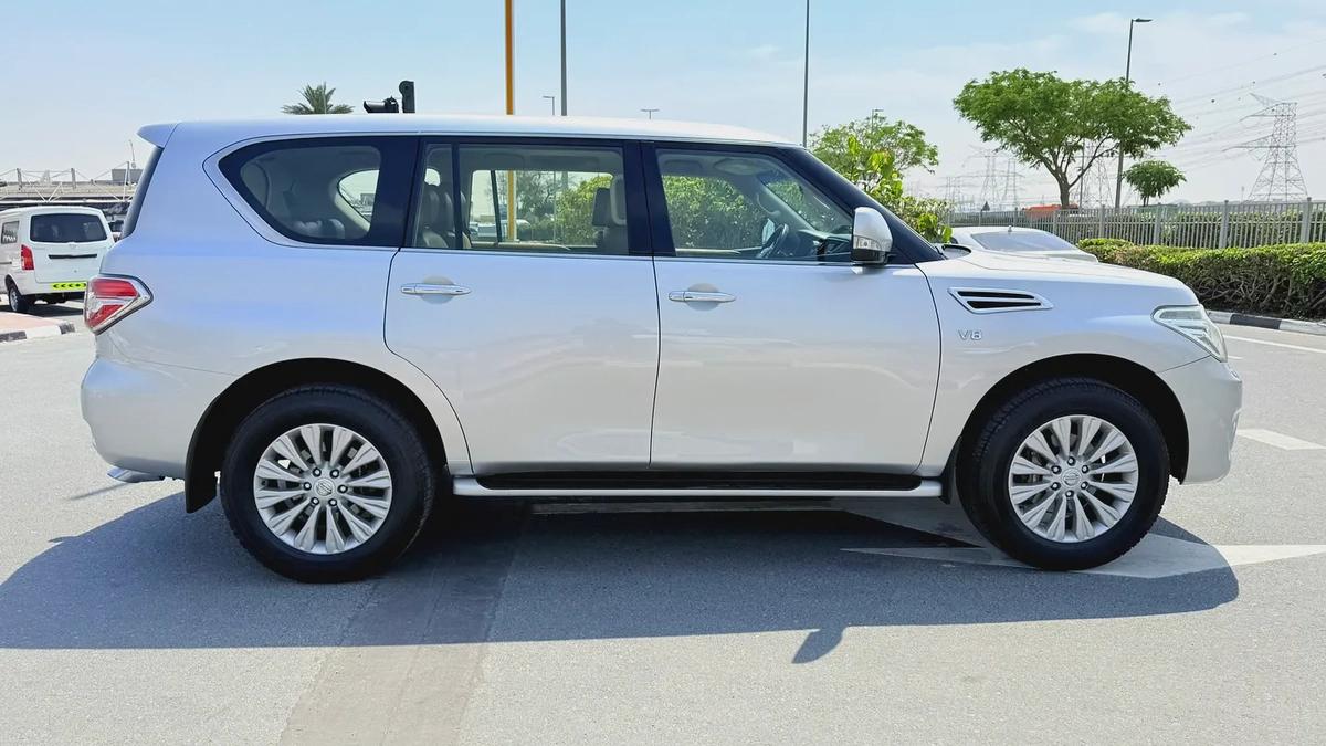 5.6 L LE PLATINUM | 1 OWNER | GCC |-3-3