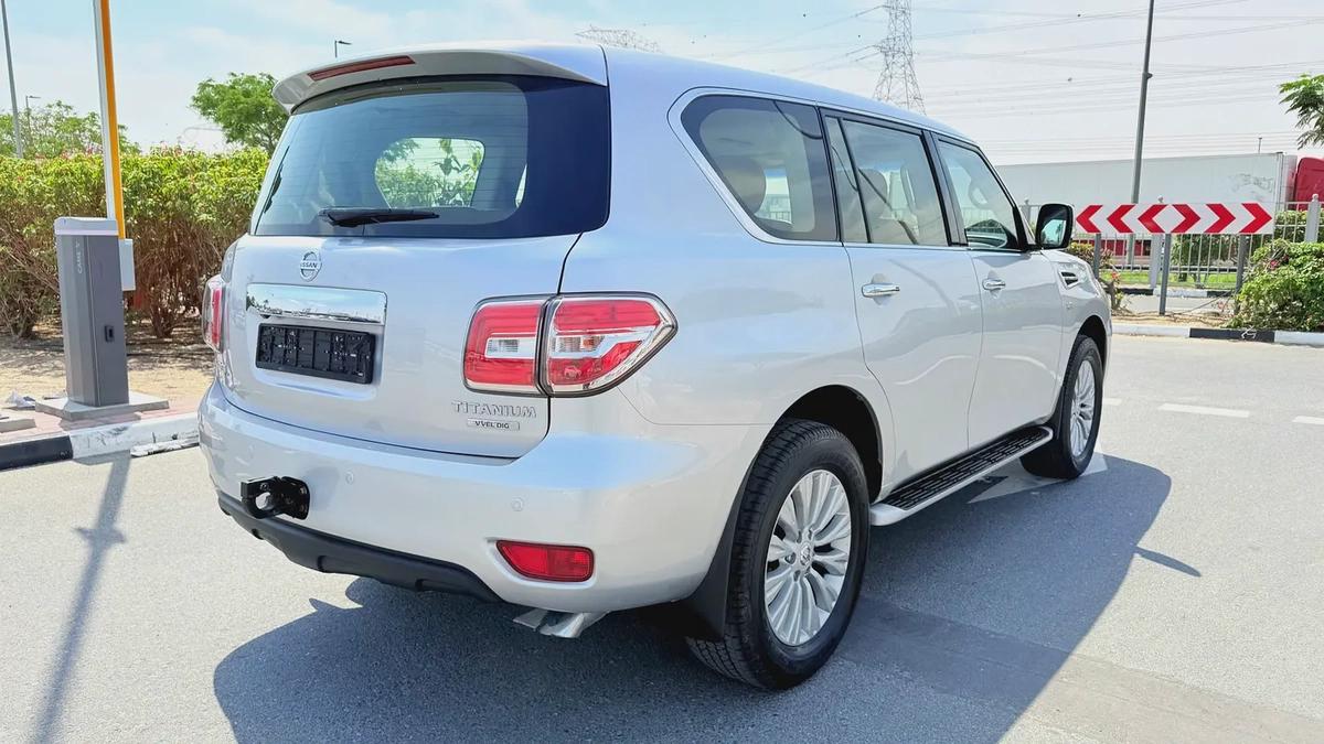 5.6 L LE PLATINUM | 1 OWNER | GCC |-4-4