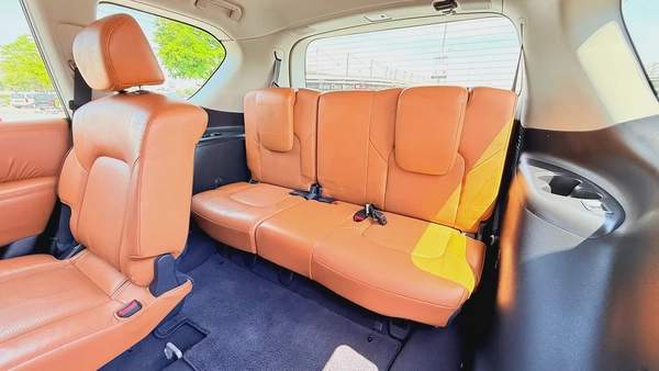 5.6 L LE PLATINUM | 1 OWNER | GCC |