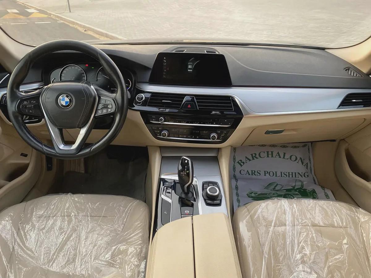 AED 950 Per Month | 2020 BMW 520i | GCC Specs | V4 2.0L engine Twin Turbo-6-6