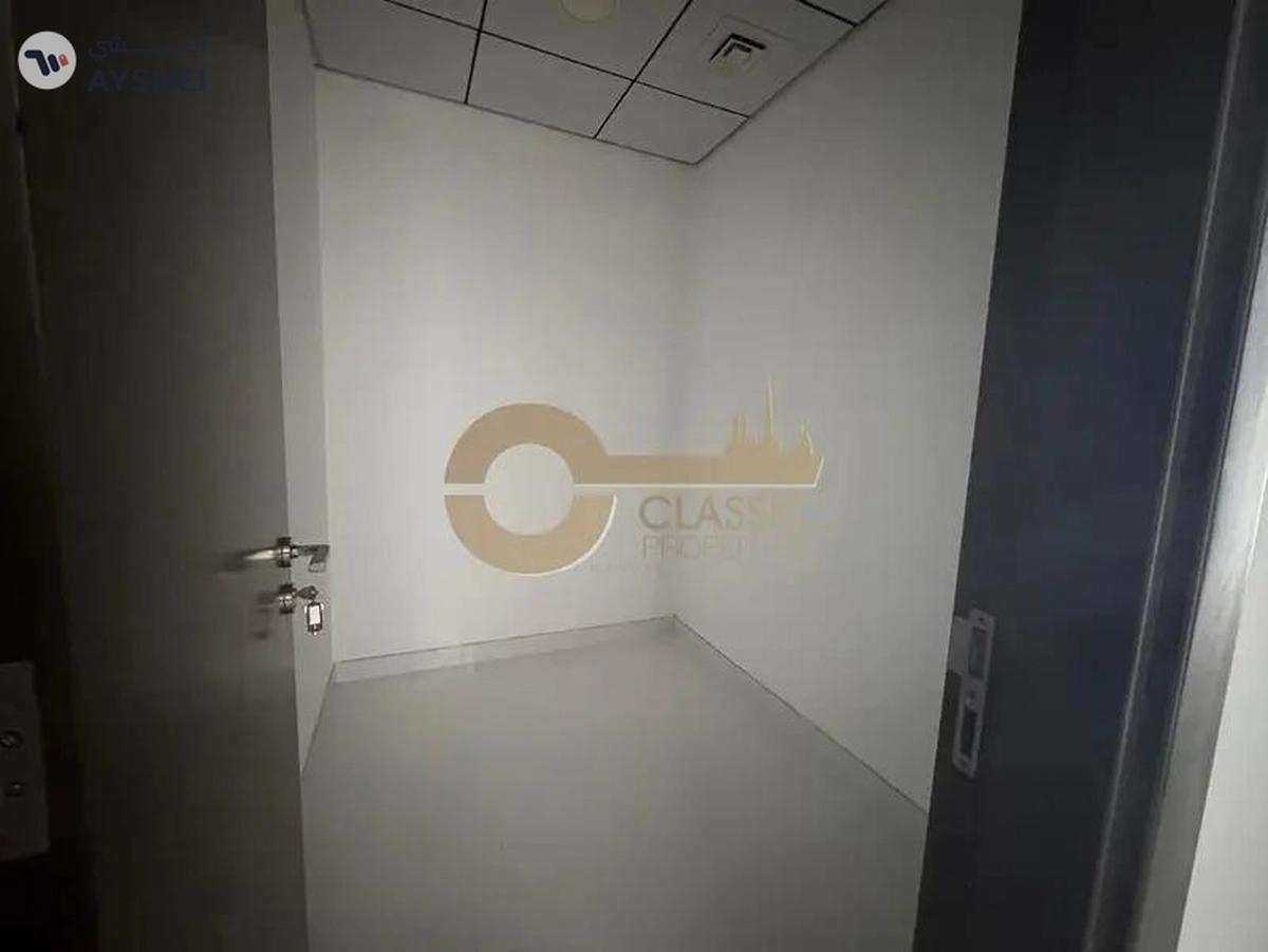 Spacious 1BR | Closed Kitchen| Near Metro| Balcony-7-7